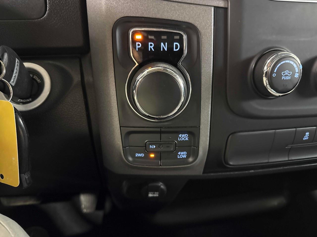 2021 RAM 1500 Classic EXPRESS 4X4 CREW CAB 5'7" BOX Photo