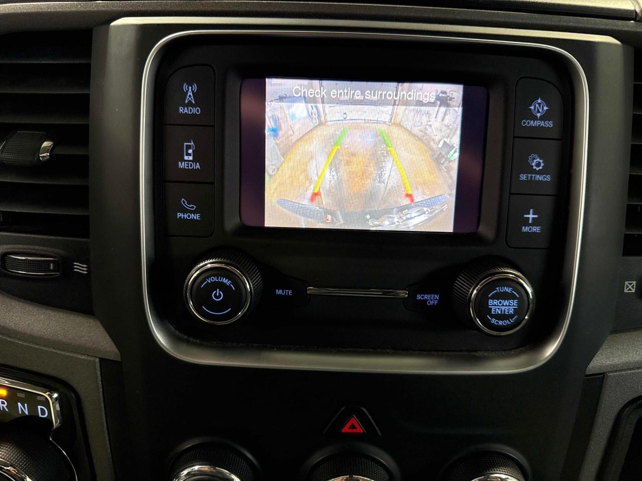 2021 RAM 1500 Classic EXPRESS 4X4 CREW CAB 5'7" BOX Photo