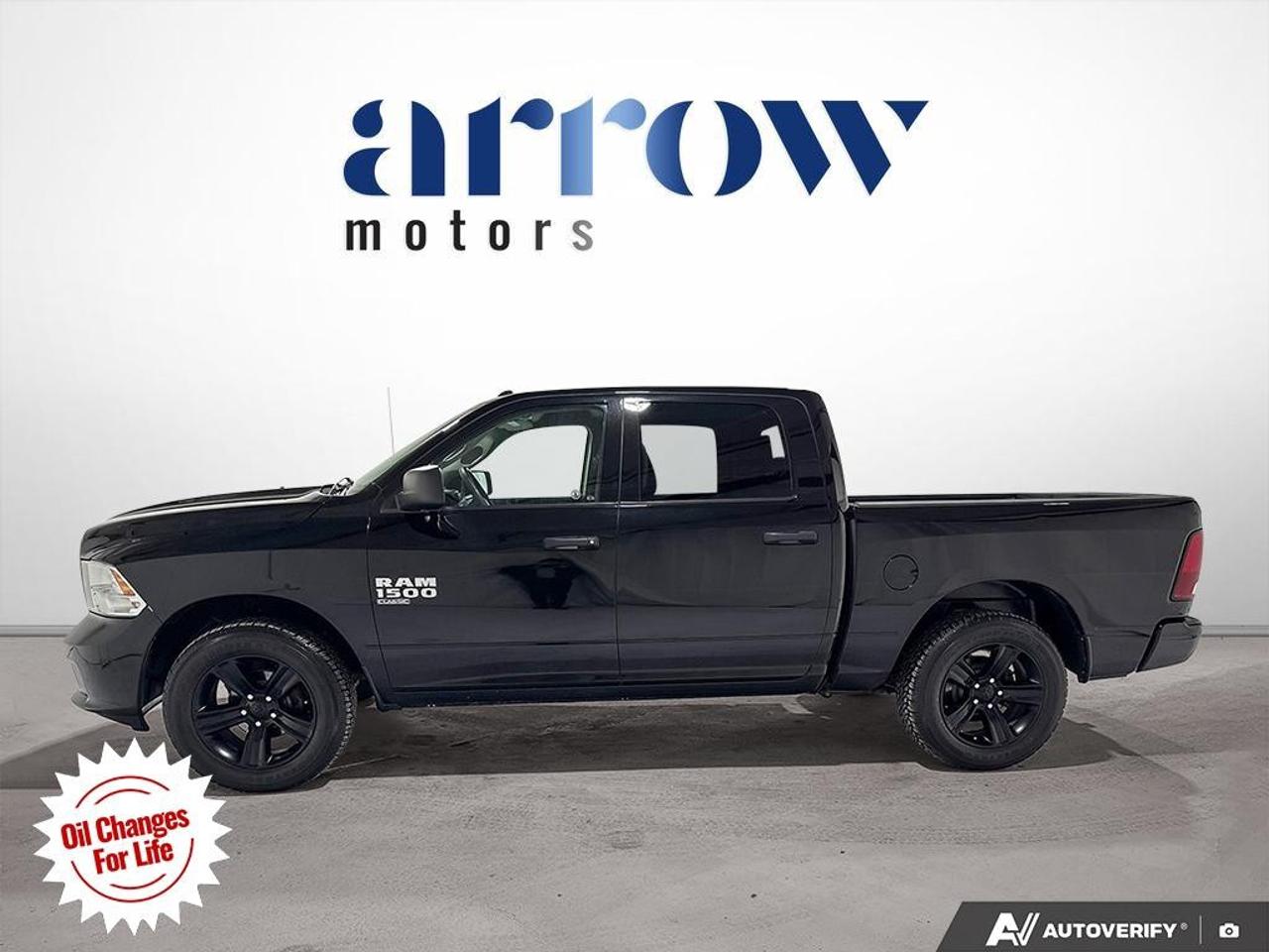 2021 RAM 1500 Classic EXPRESS 4X4 CREW CAB 5'7" BOX Photo