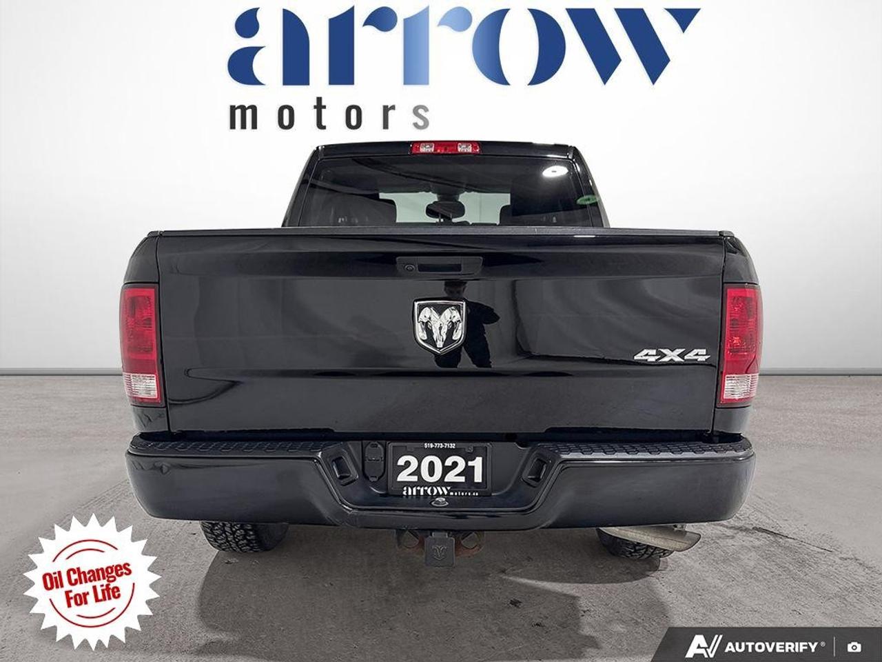 2021 RAM 1500 Classic EXPRESS 4X4 CREW CAB 5'7" BOX Photo