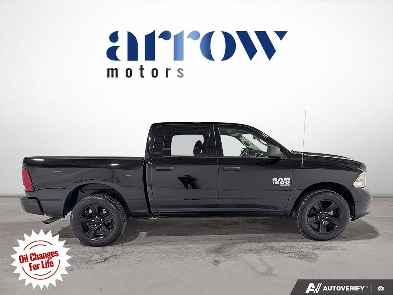 2021 RAM 1500 Classic EXPRESS 4X4 CREW CAB 5'7" BOX Photo