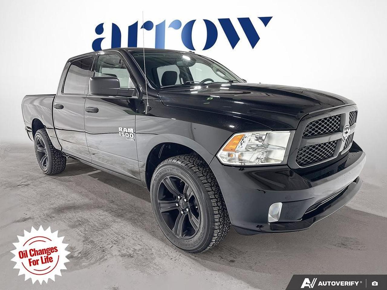 2021 RAM 1500 Classic EXPRESS 4X4 CREW CAB 5'7" BOX Photo