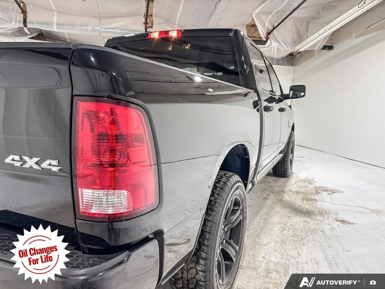2021 RAM 1500 Classic EXPRESS 4X4 CREW CAB 5'7" BOX Photo