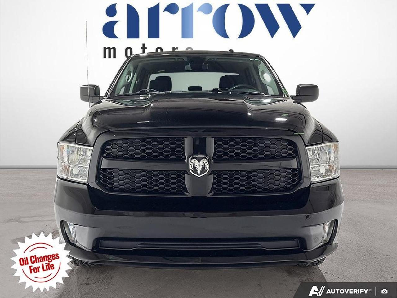 2021 RAM 1500 Classic EXPRESS 4X4 CREW CAB 5'7" BOX Photo