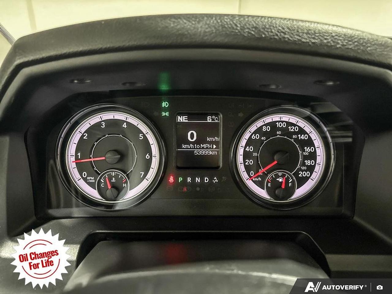 2021 RAM 1500 Classic EXPRESS 4X4 CREW CAB 5'7" BOX Photo