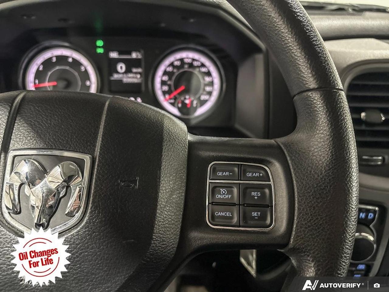 2021 RAM 1500 Classic EXPRESS 4X4 CREW CAB 5'7" BOX Photo