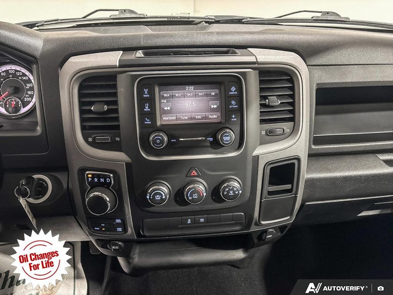 2021 RAM 1500 Classic EXPRESS 4X4 CREW CAB 5'7" BOX Photo