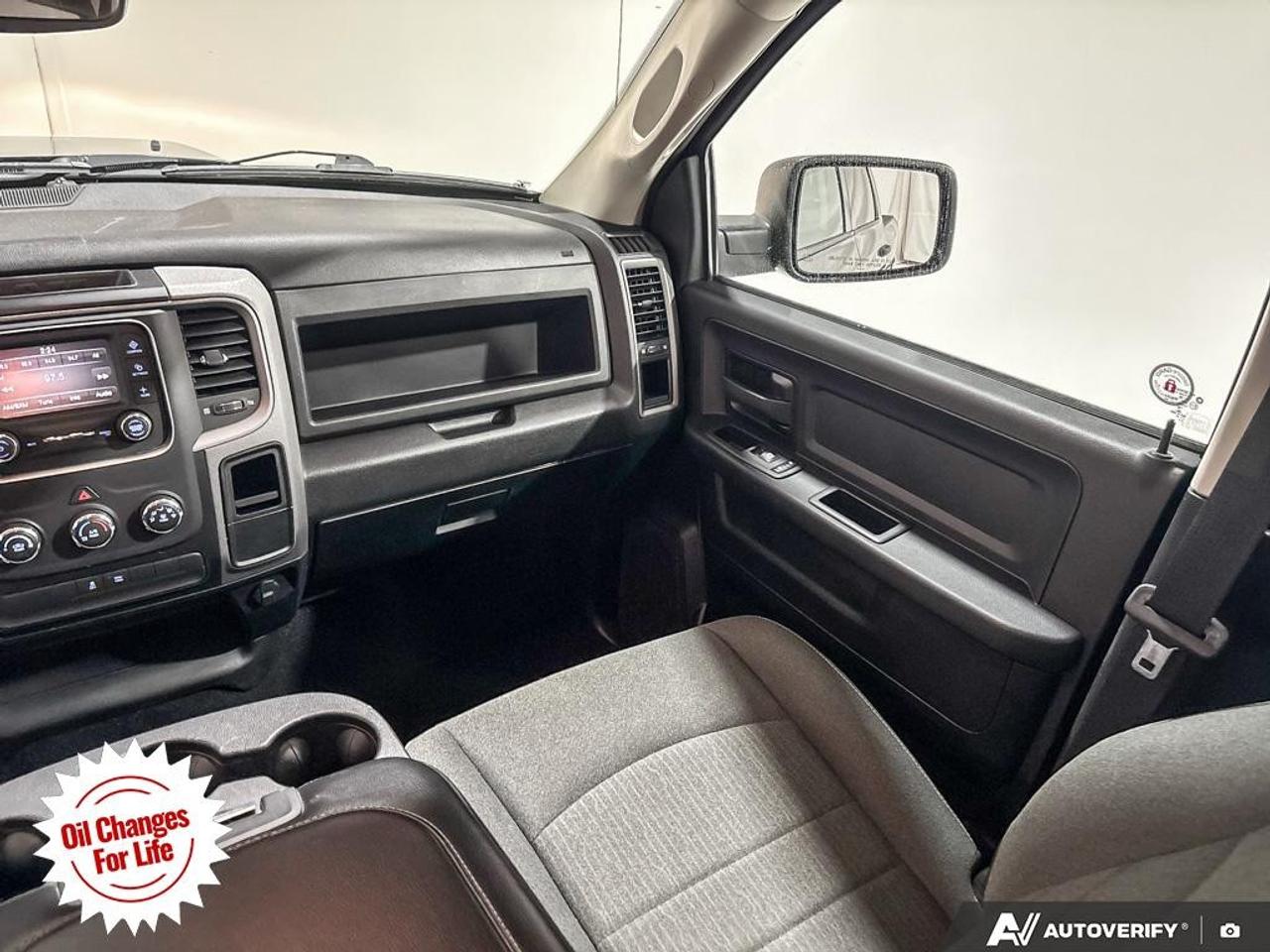 2021 RAM 1500 Classic EXPRESS 4X4 CREW CAB 5'7" BOX Photo