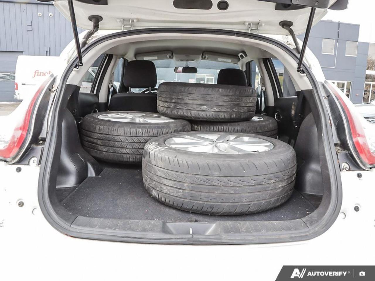 2017 Nissan Juke SV (CVT) 4dr All-Wheel Drive Photo