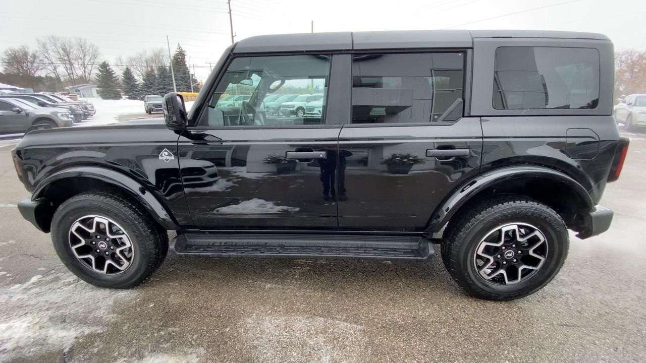 2026 Ford Bronco 4 Door Outer Banks Photo4