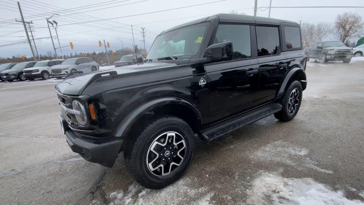 2026 Ford Bronco 4 Door Outer Banks Photo3