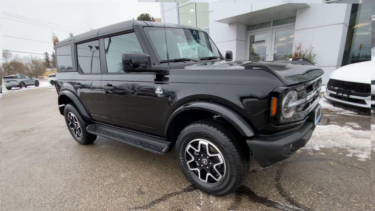 2026 Ford Bronco 4 Door Outer Banks Photo