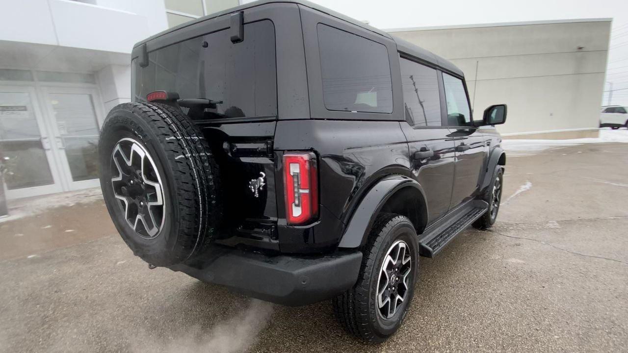 2026 Ford Bronco 4 Door Outer Banks Photo