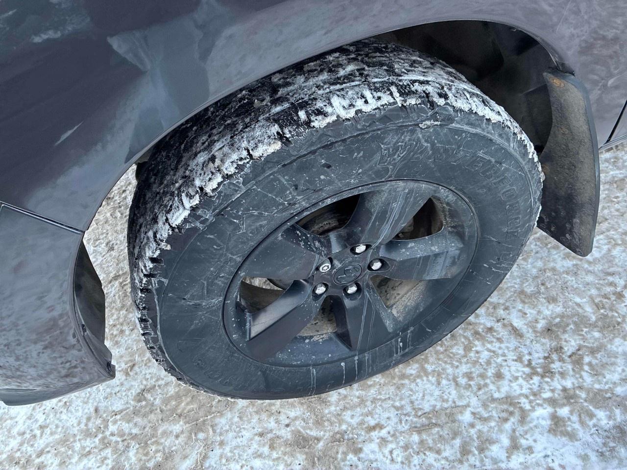 2019 RAM 1500 Classic EXPRESS 4X4 CREW CAB 5'7" BOX Photo