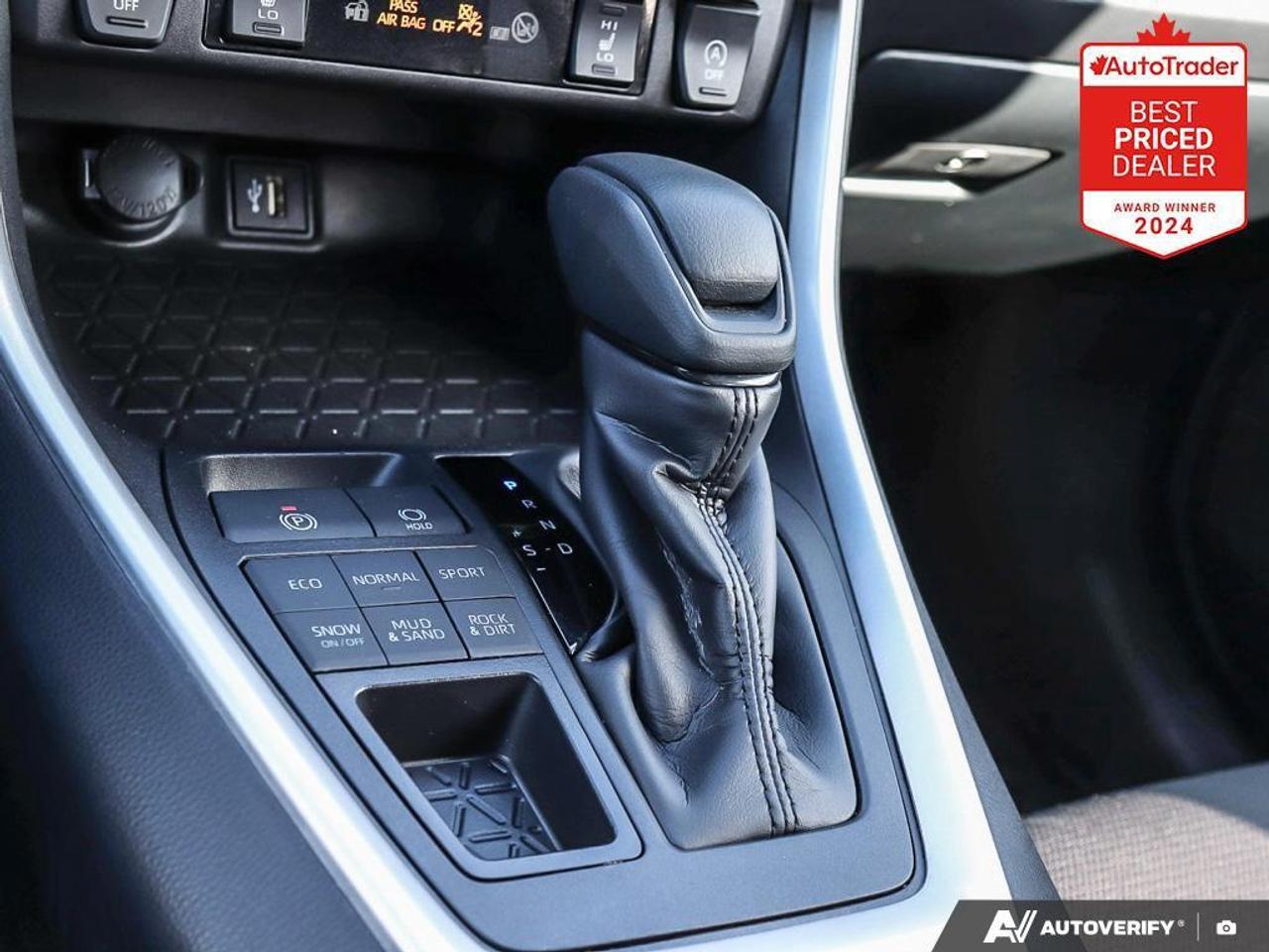 2025 Toyota RAV4 XLE 4dr All-wheel Drive Photo