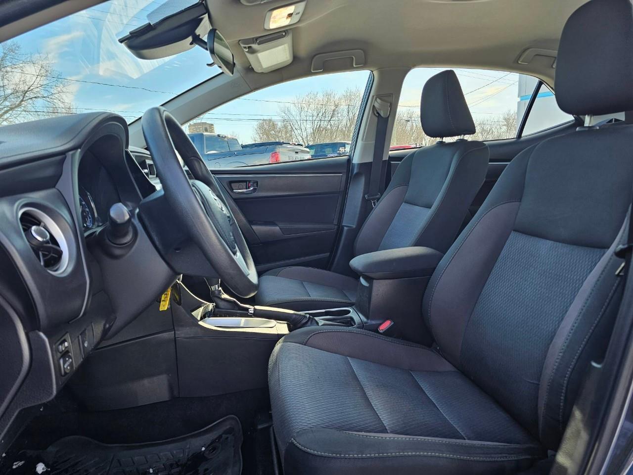 2019 Toyota Corolla LE (CVTi-S) 4dr Sedan Photo