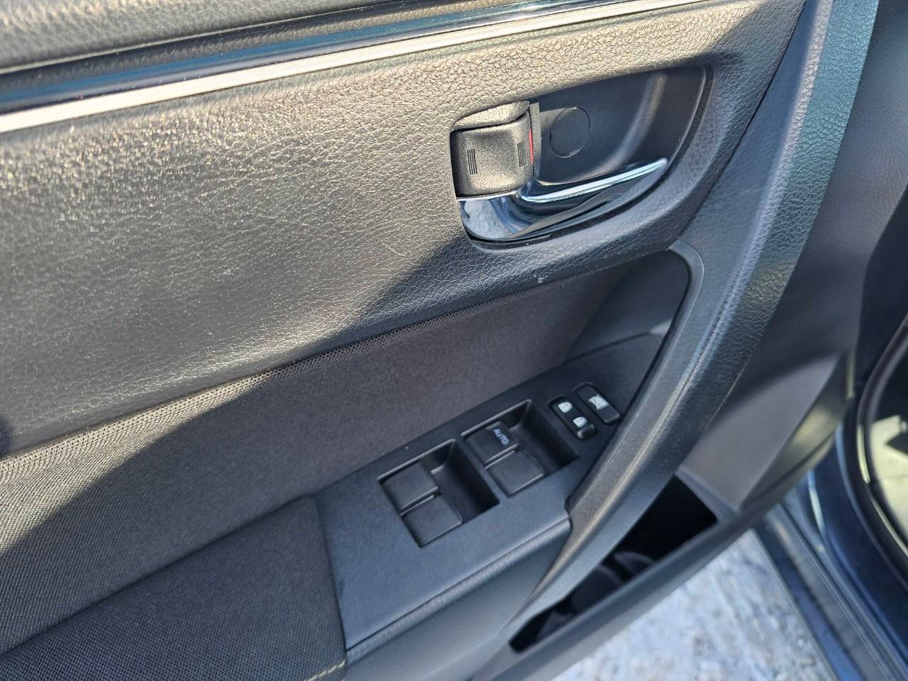 2019 Toyota Corolla LE (CVTi-S) 4dr Sedan Photo