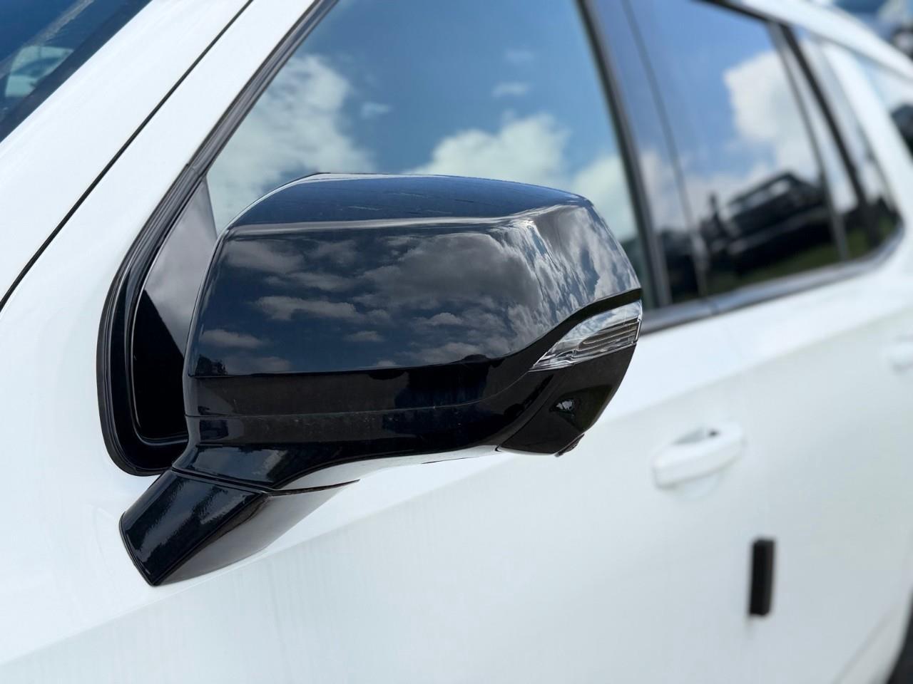 2026 GMC Yukon AT4 4dr 4x4 Photo