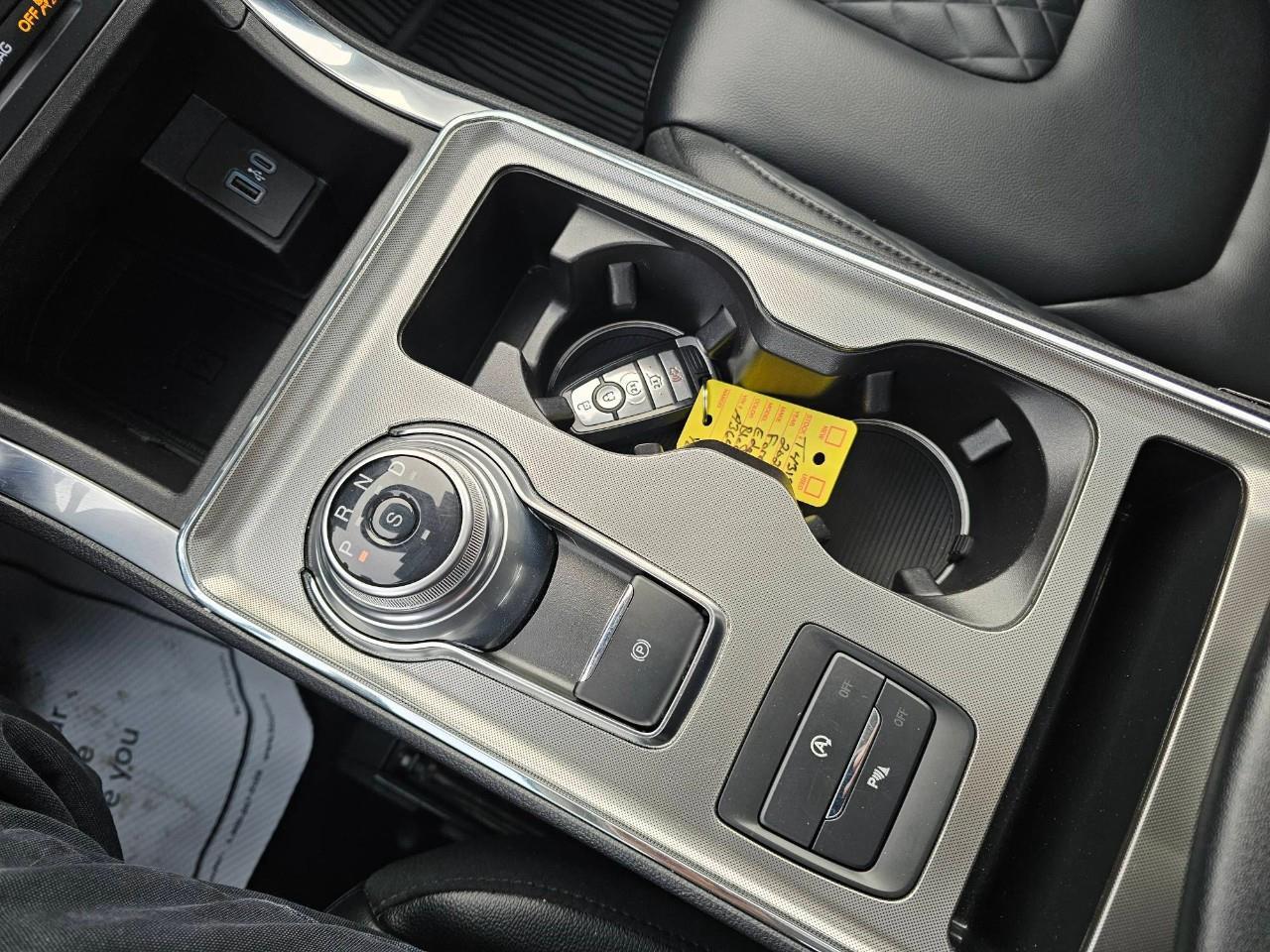 2023 Ford Edge TITANIUM 4DR ALL-WHEEL DRIVE Photo