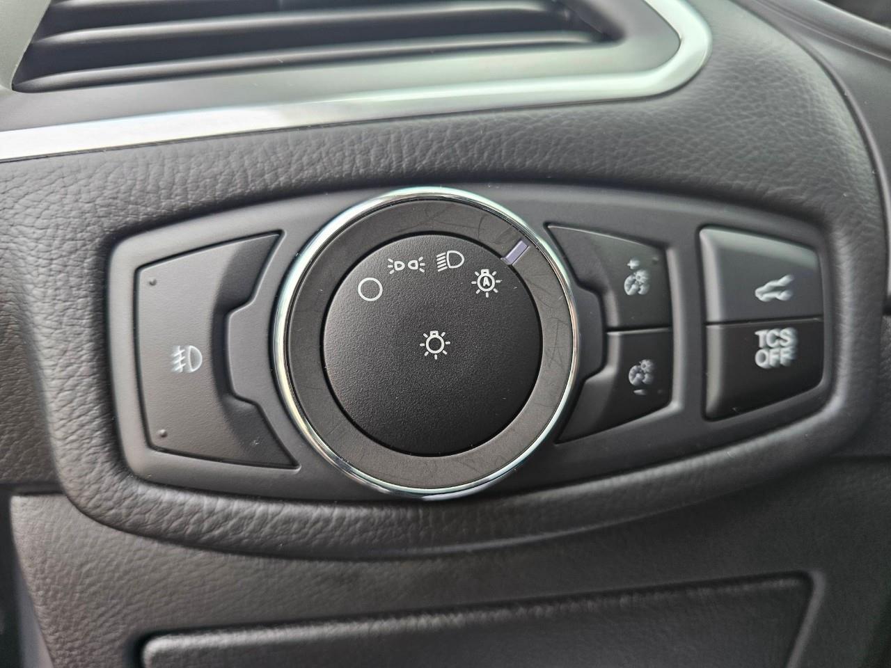 2023 Ford Edge TITANIUM 4DR ALL-WHEEL DRIVE Photo