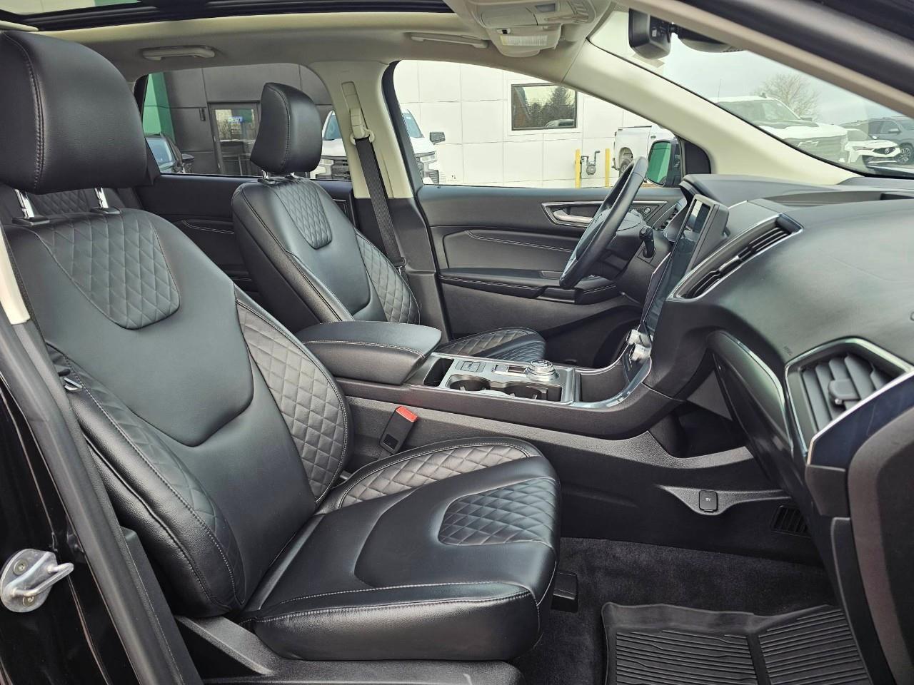 2023 Ford Edge TITANIUM 4DR ALL-WHEEL DRIVE Photo