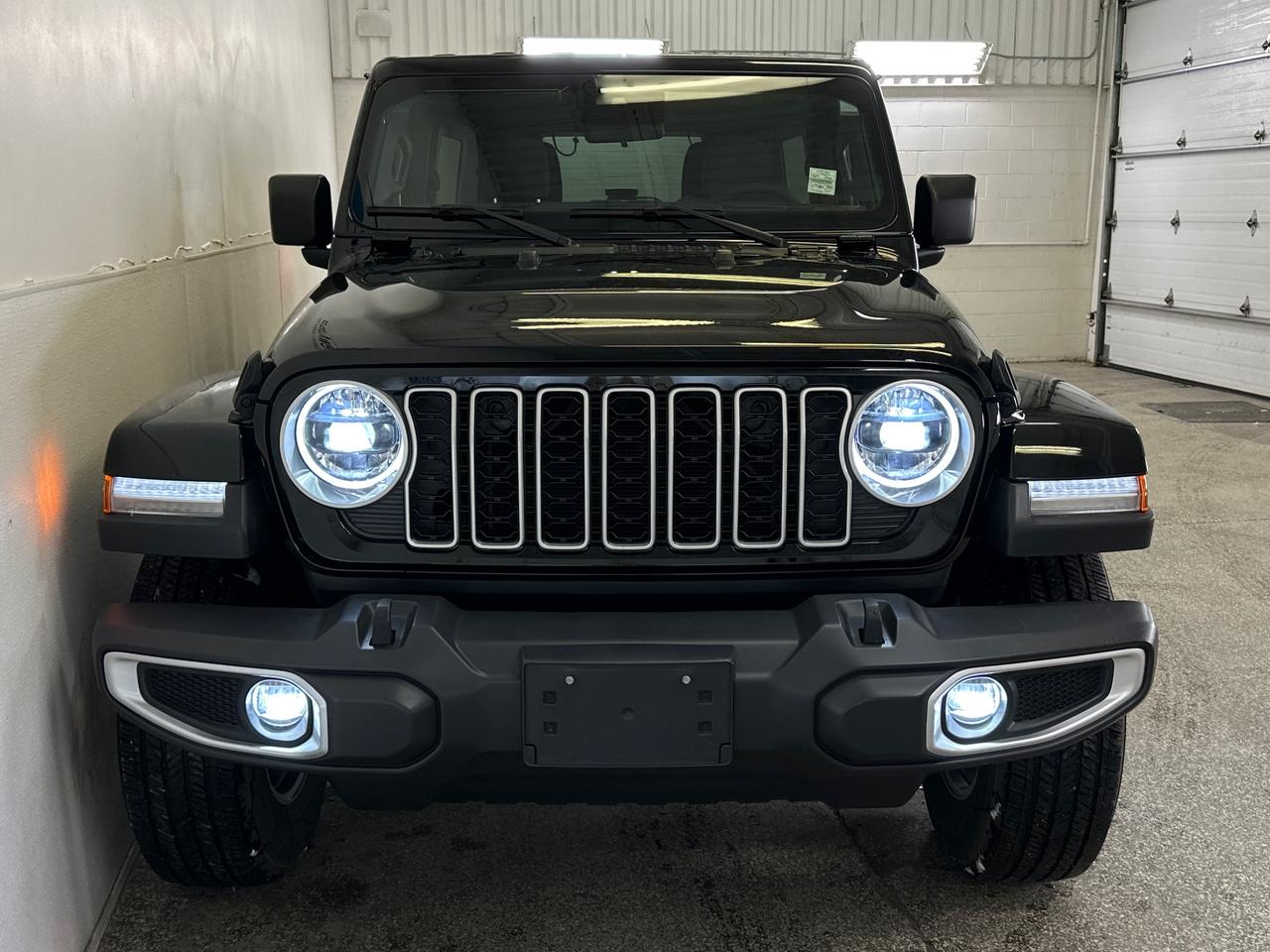 2024 Jeep Wrangler SAHARA 4DR 4X4 Photo