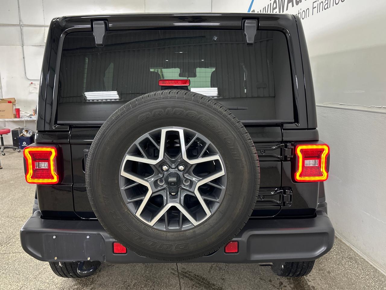 2024 Jeep Wrangler SAHARA 4DR 4X4 Photo