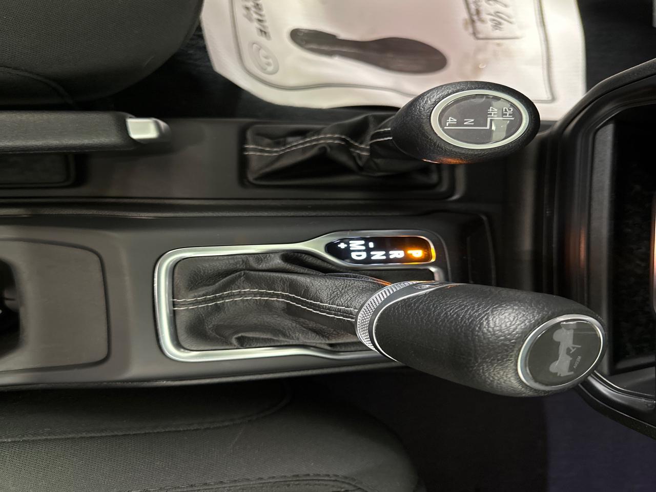 2023 Jeep Wrangler SAHARA 4DR 4X4 Photo