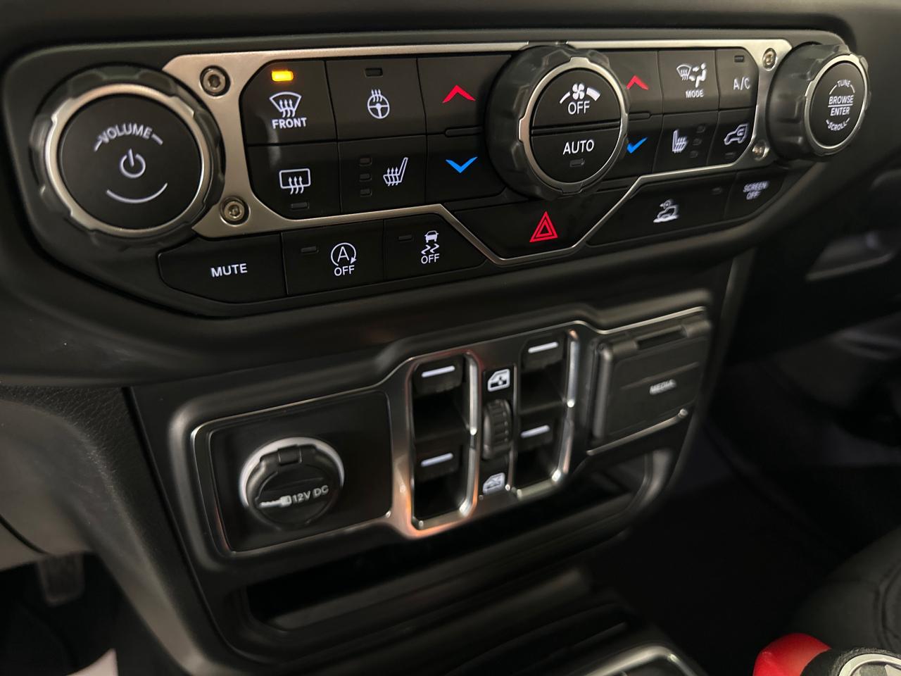 2023 Jeep Wrangler SAHARA 4DR 4X4 Photo