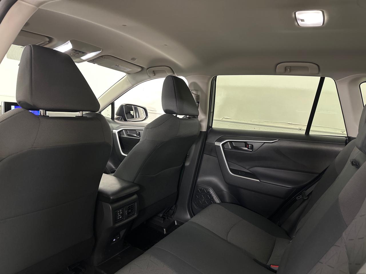 2023 Toyota RAV4 LE 4dr All-wheel Drive Photo