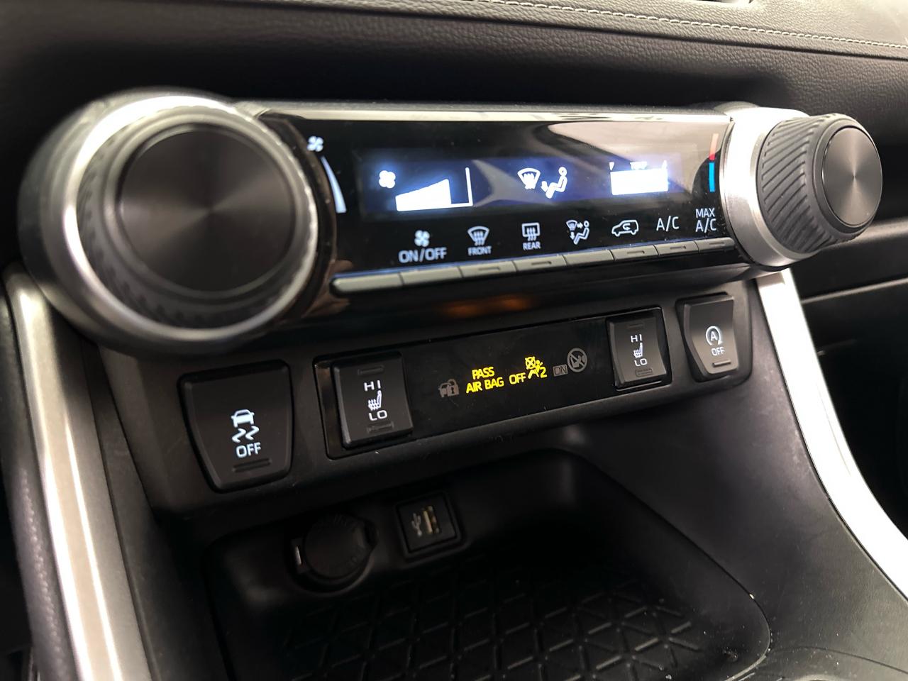 2023 Toyota RAV4 LE 4dr All-wheel Drive Photo