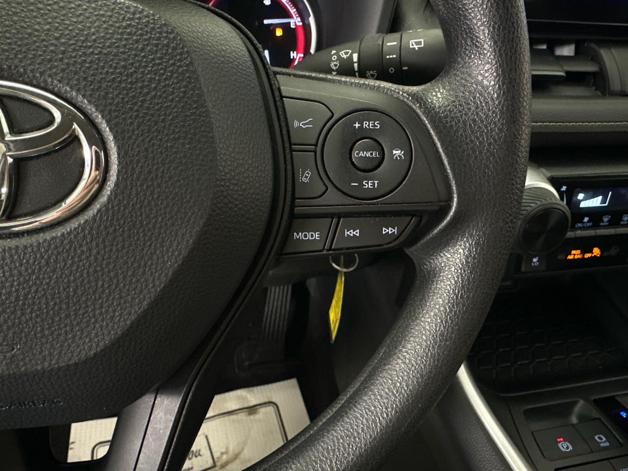 2023 Toyota RAV4 LE 4dr All-wheel Drive Photo