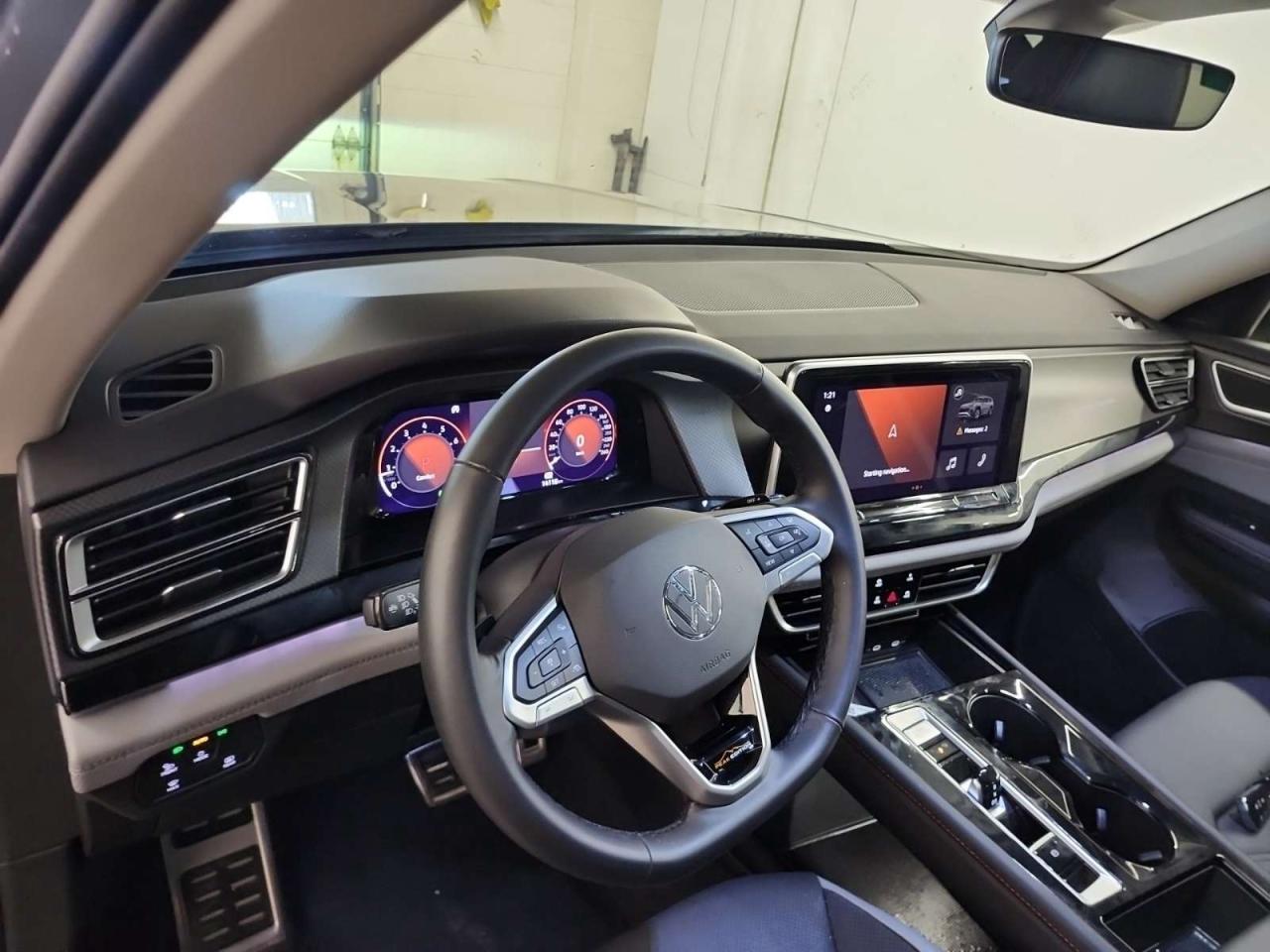 2024 Volkswagen Atlas 2.0 TSI Peak Edition 4dr All-Wheel Drive 4MOTION Photo