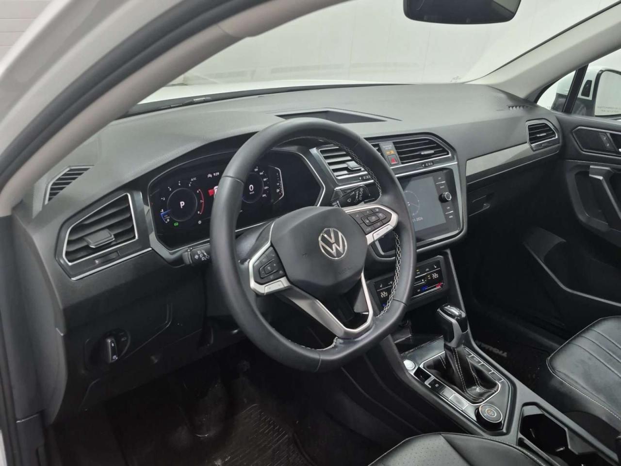 2023 Volkswagen Tiguan Comfortline 4dr All-wheel Drive 4MOTION Photo