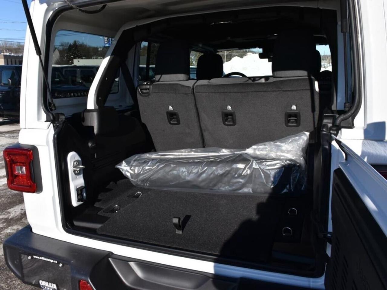 2025 Jeep Wrangler SAHARA   TECH GROUP   SAFETY GROUP   TRAILER TOW Photo