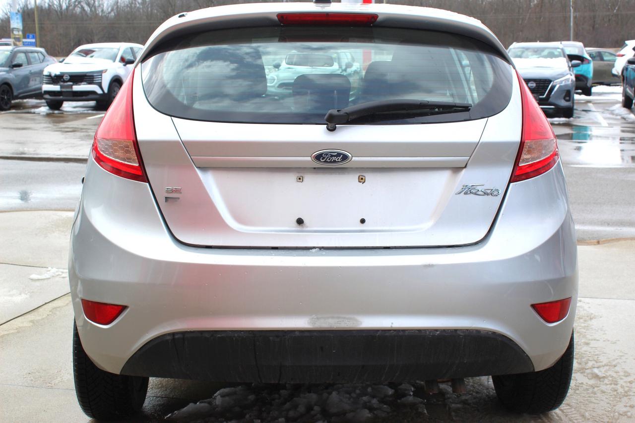 2013 Ford Fiesta SE Photo