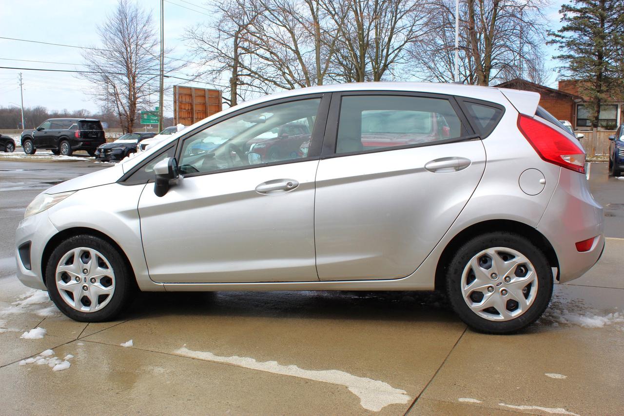 2013 Ford Fiesta SE Photo