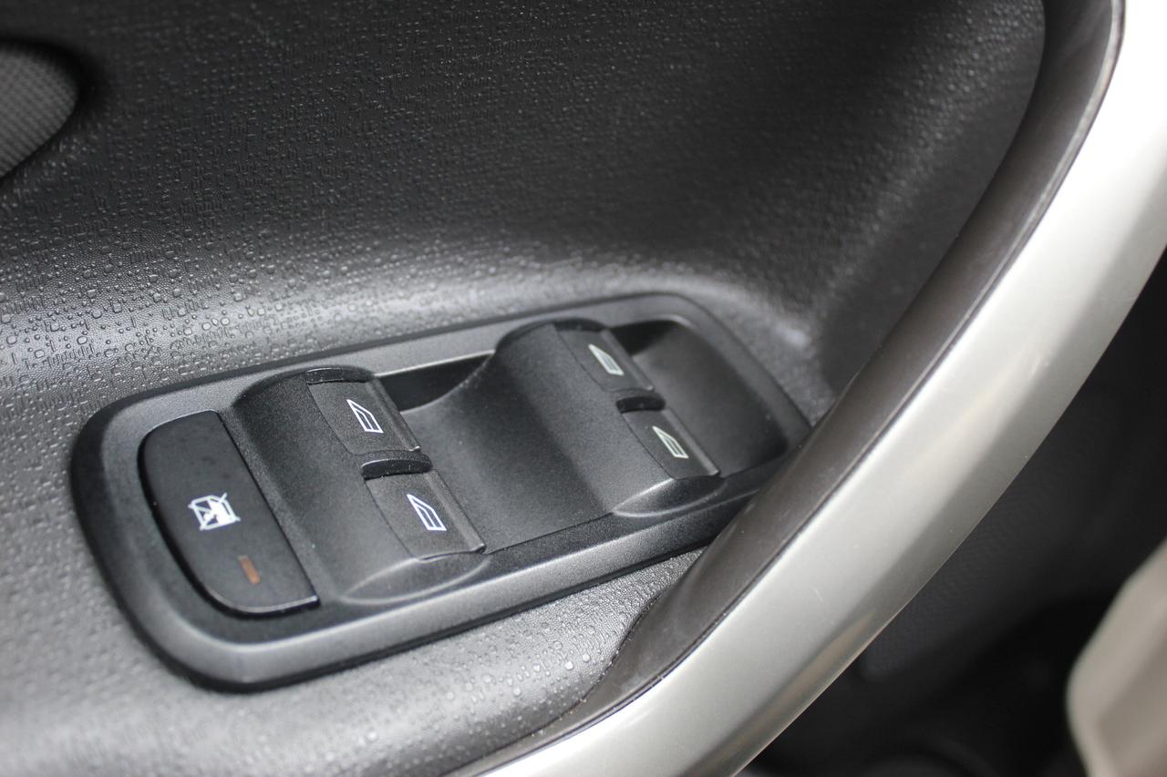 2013 Ford Fiesta SE Photo