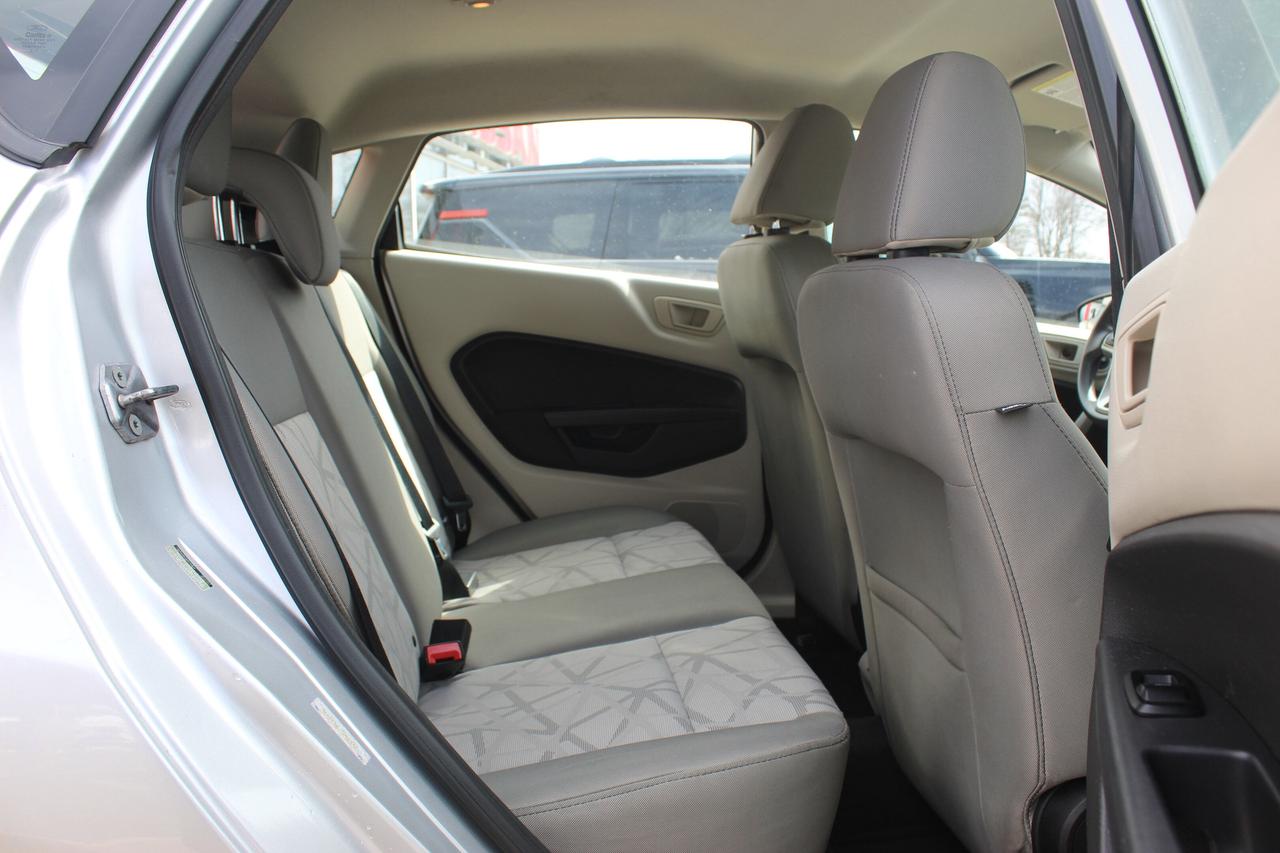 2013 Ford Fiesta SE Photo