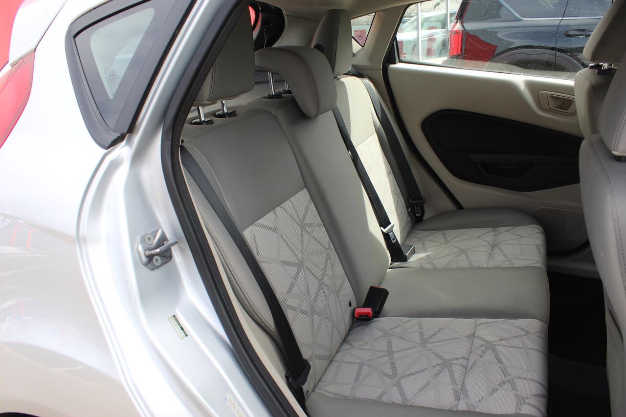 2013 Ford Fiesta SE Photo