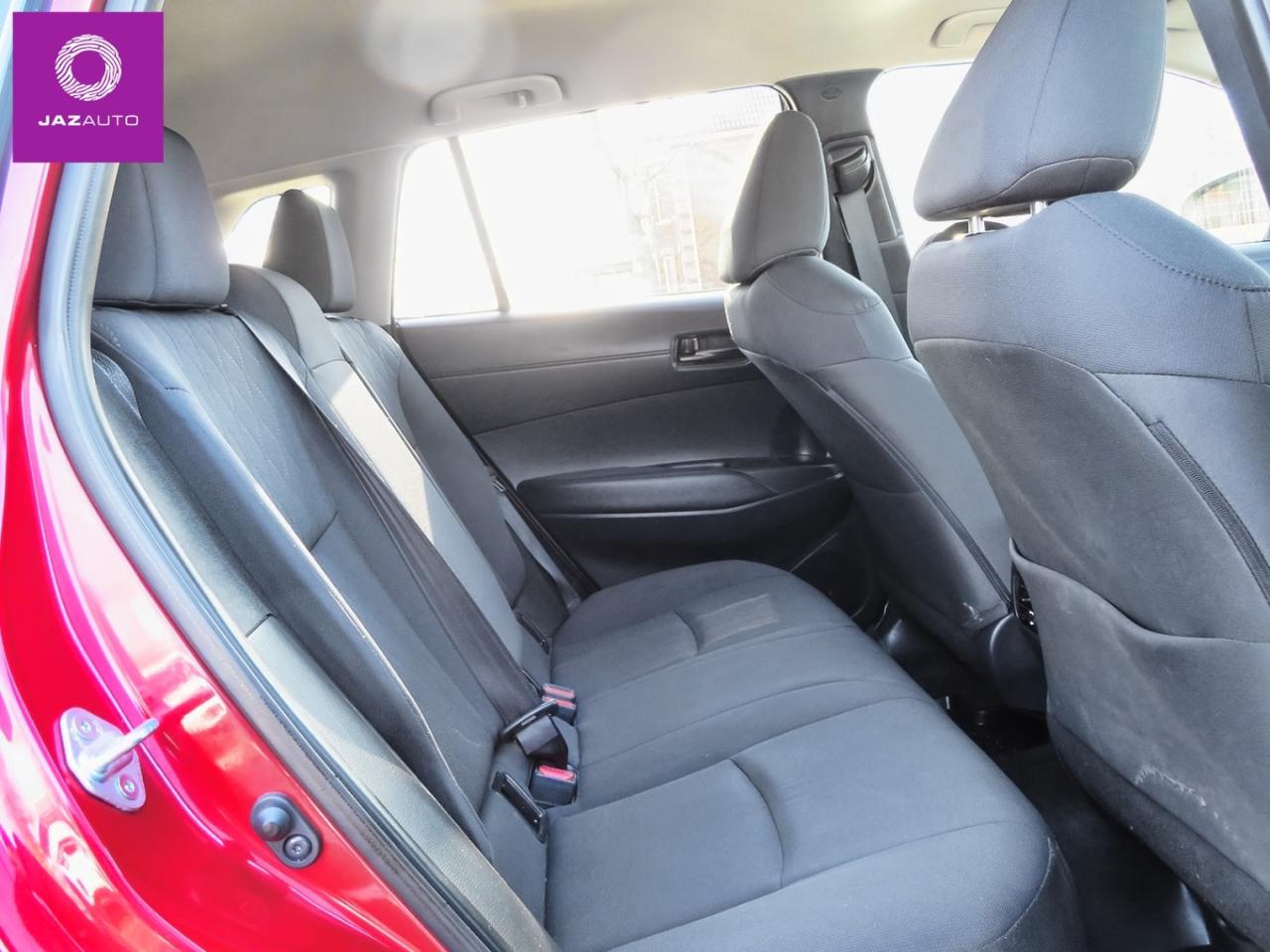 2024 Toyota Corolla Cross LE AWD Photo