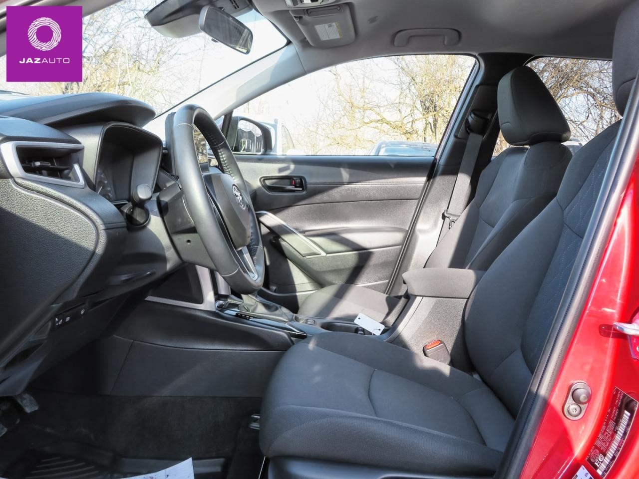 2024 Toyota Corolla Cross LE AWD Photo