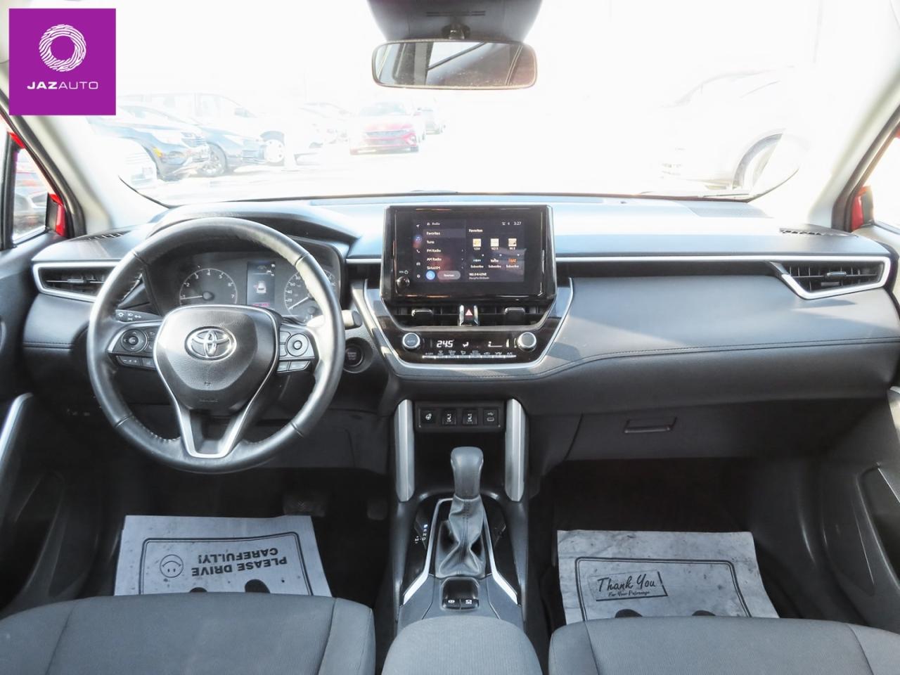 2024 Toyota Corolla Cross LE AWD Photo