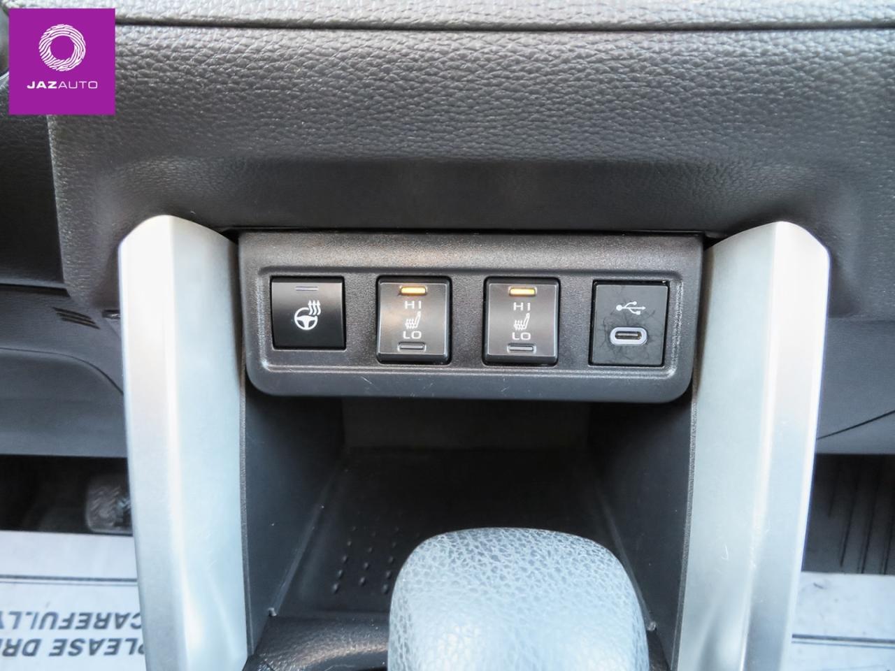 2024 Toyota Corolla Cross LE AWD Photo