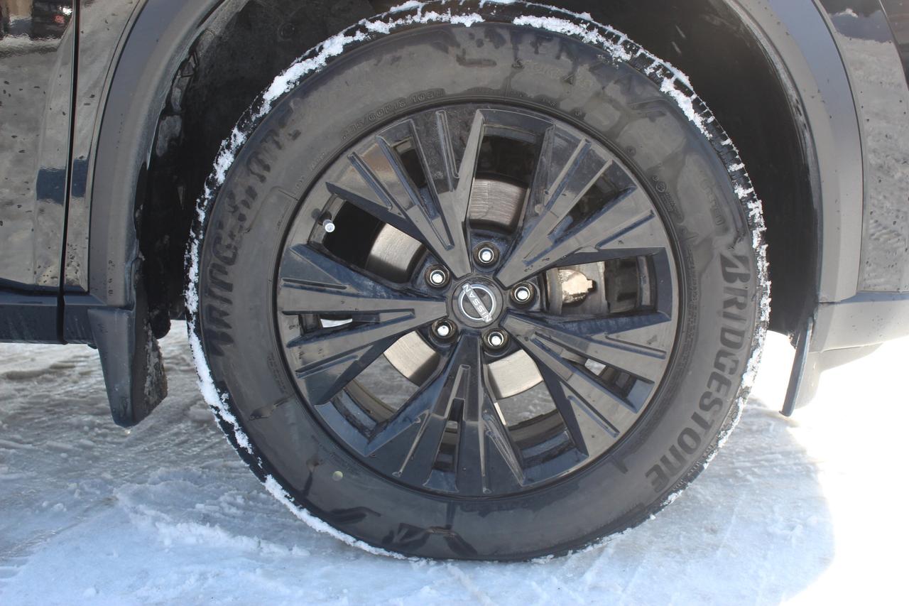 2023 Nissan Rogue SV MOONROOF Photo