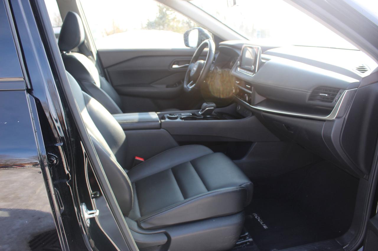 2023 Nissan Rogue SV MOONROOF Photo