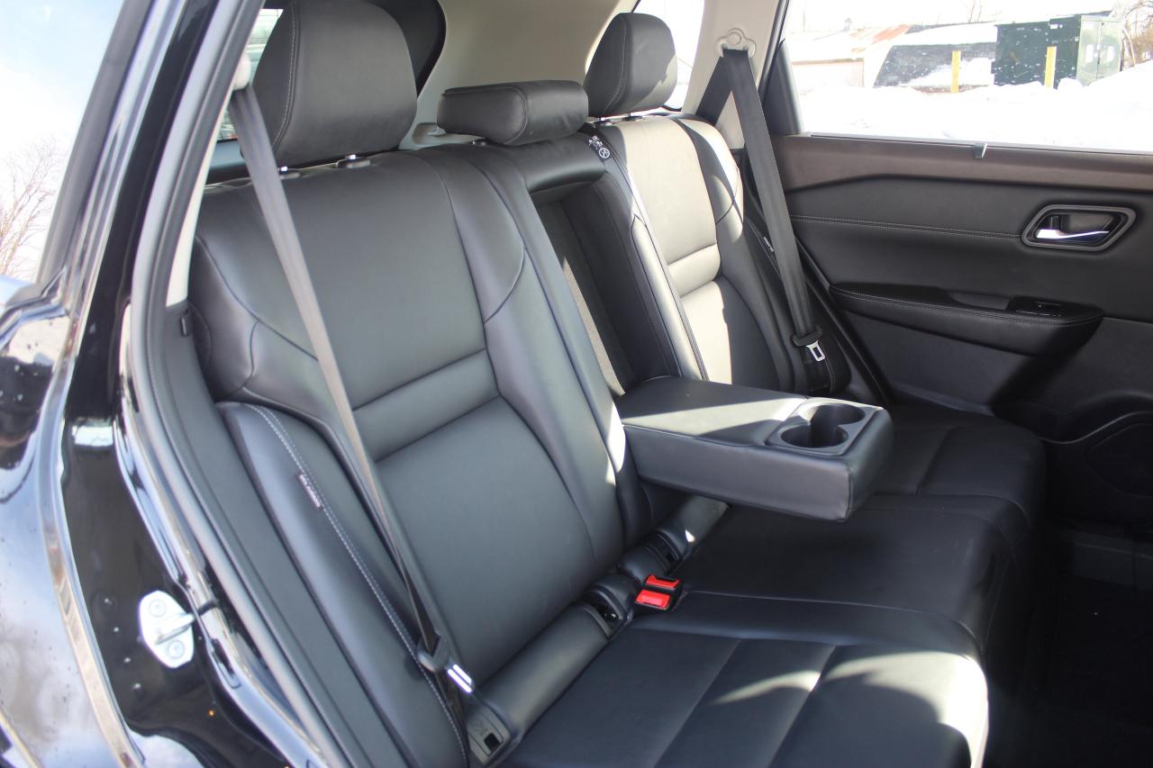 2023 Nissan Rogue SV MOONROOF Photo