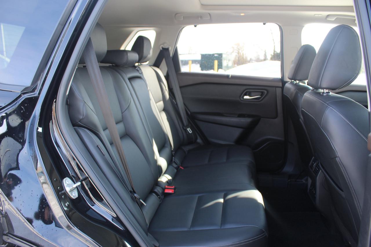 2023 Nissan Rogue SV MOONROOF Photo