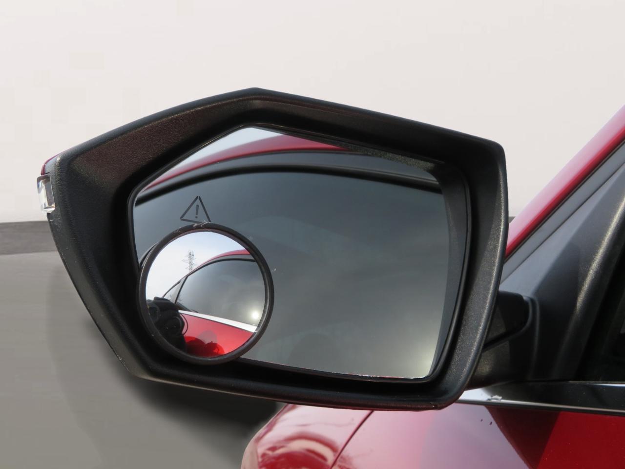 2024 Hyundai Elantra Luxury IVT Photo