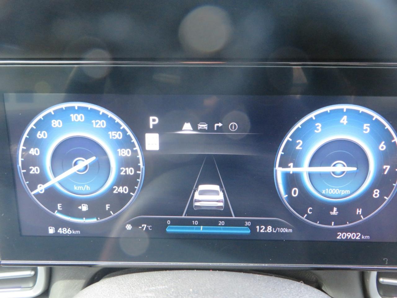 2024 Hyundai Elantra Luxury IVT Photo